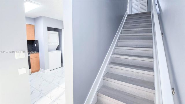 6045 NW 186th St 307, Hialeah, FL 33015