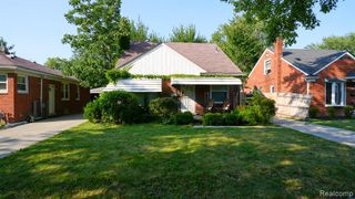 21365 Newcastle Road, Harper Woods, MI 48225
