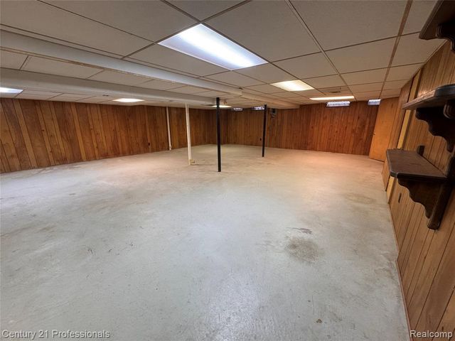 6820 Emerald Shores Drive, Troy, MI 48085