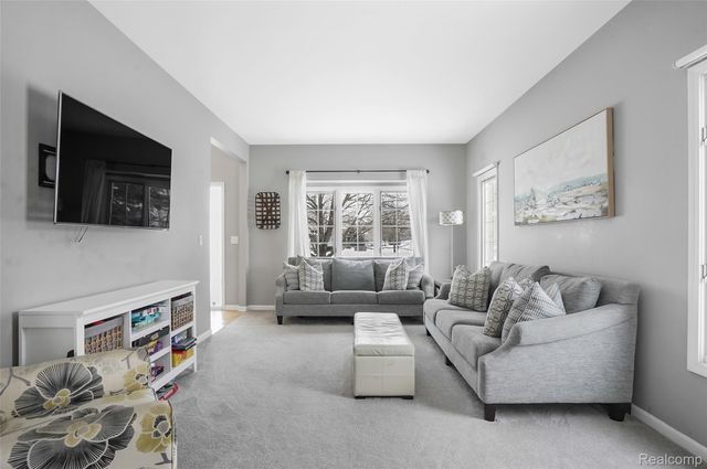 274 Carnoustie Road, Highland Charter Township, MI 48357