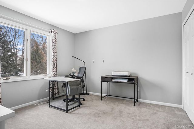 274 Carnoustie Road, Highland Charter Township, MI 48357