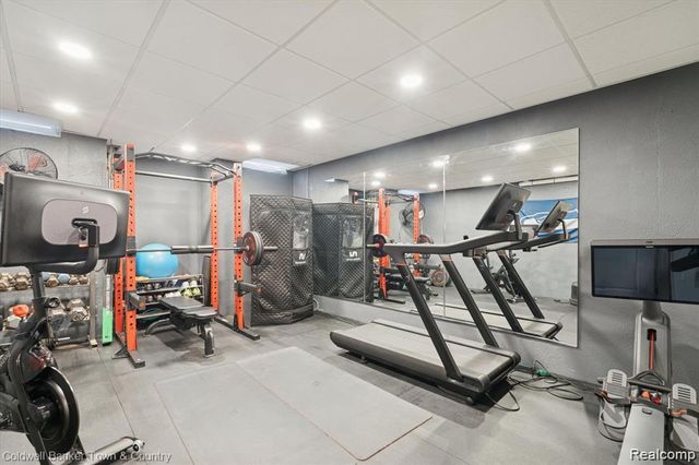 274 Carnoustie Road, Highland Charter Township, MI 48357