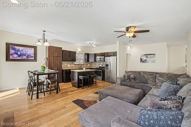 46561 Plum Grove Drive, Macomb Township, MI 48044