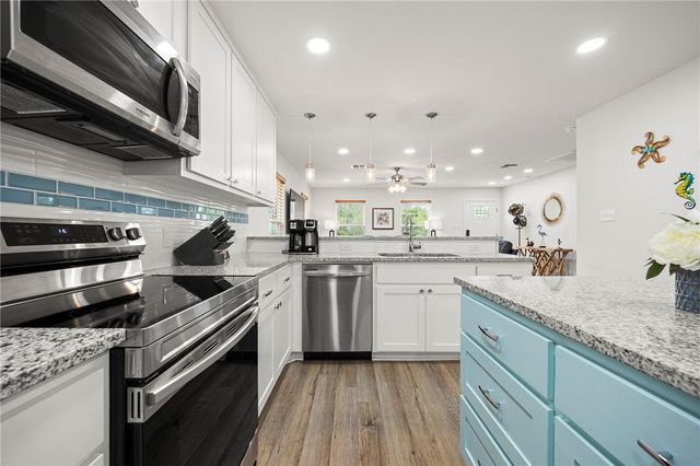 607 Huisache Lane, Ingleside On The Bay, TX 78362