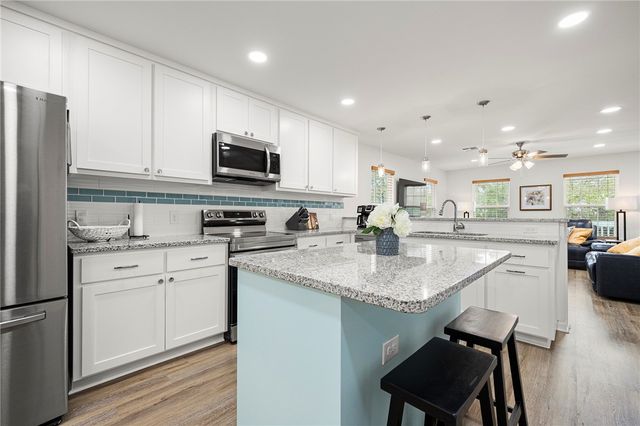 607 Huisache Lane, Ingleside On The Bay, TX 78362