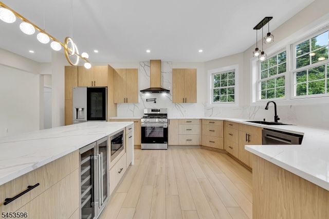 2 Minor Ct, Denville Twp., NJ 07834