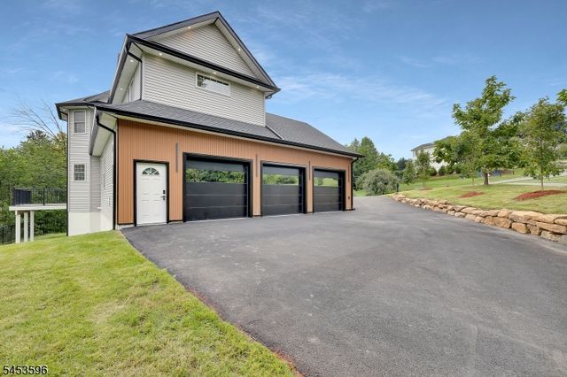 2 Minor Ct, Denville Twp., NJ 07834