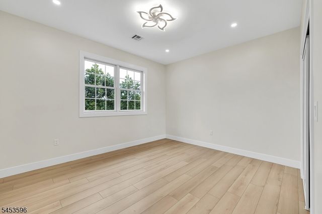 2 Minor Ct, Denville Twp., NJ 07834