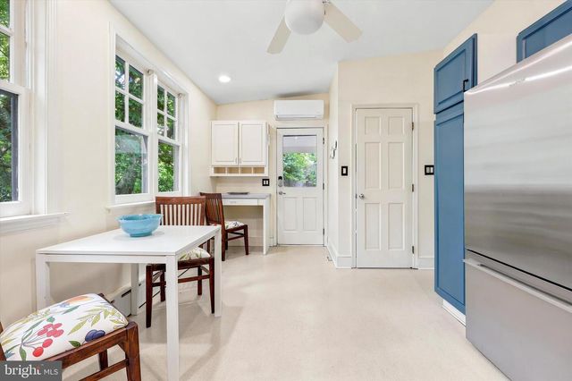 104 W GRAVERS LN, Philadelphia, PA 19118