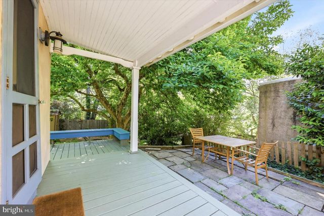 104 W GRAVERS LN, Philadelphia, PA 19118