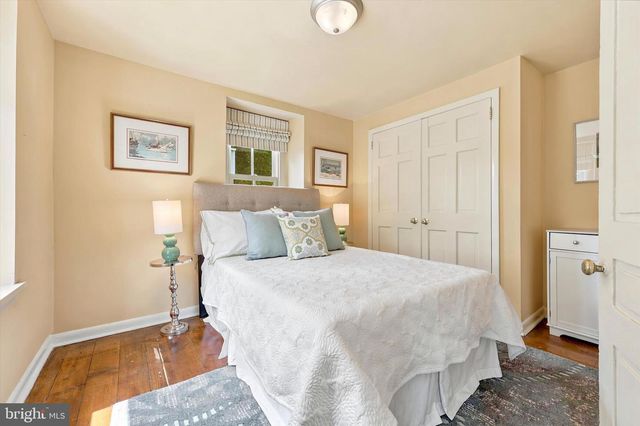 104 W GRAVERS LN, Philadelphia, PA 19118