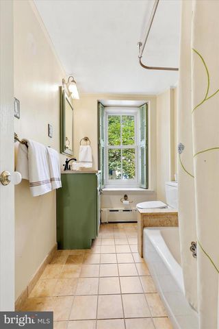 104 W GRAVERS LN, Philadelphia, PA 19118