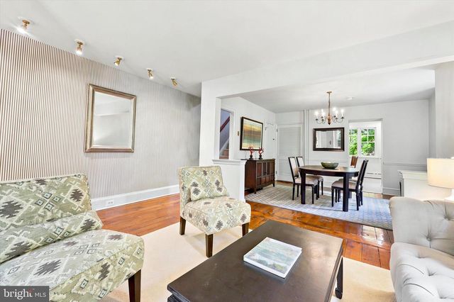104 W GRAVERS LN, Philadelphia, PA 19118