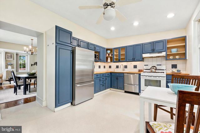 104 W GRAVERS LN, Philadelphia, PA 19118