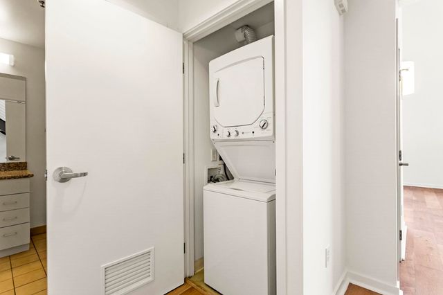 1007 1007 41st St 333, Oakland, CA 94608