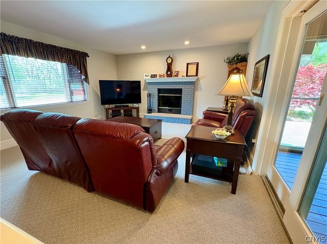 7892 East Ridge Pointe Drive, Manlius, NY 13066