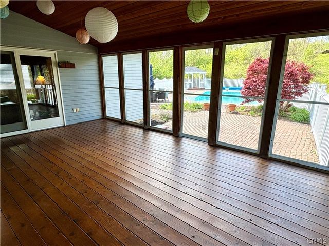 7892 East Ridge Pointe Drive, Manlius, NY 13066