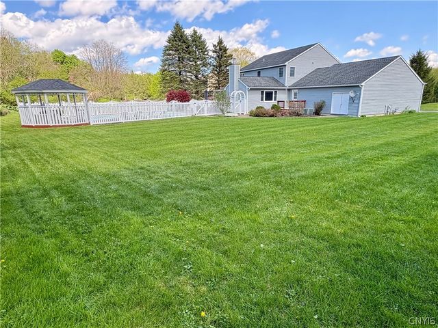 7892 East Ridge Pointe Drive, Manlius, NY 13066