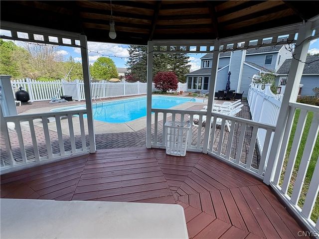 7892 East Ridge Pointe Drive, Manlius, NY 13066