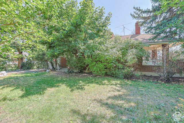 933 W GENTILE ST, Layton, UT 84041