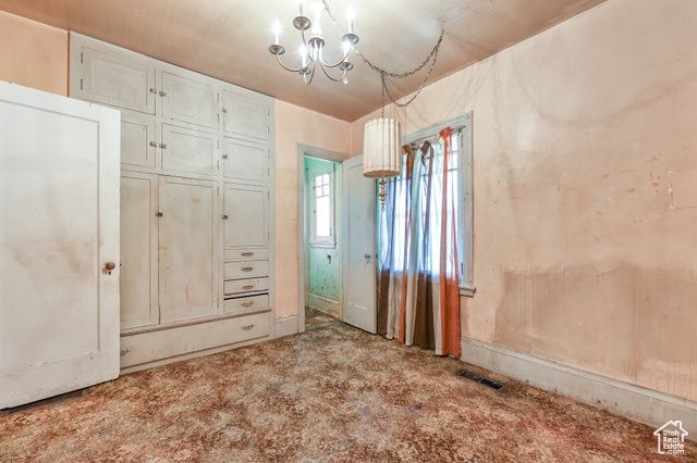 933 W GENTILE ST, Layton, UT 84041