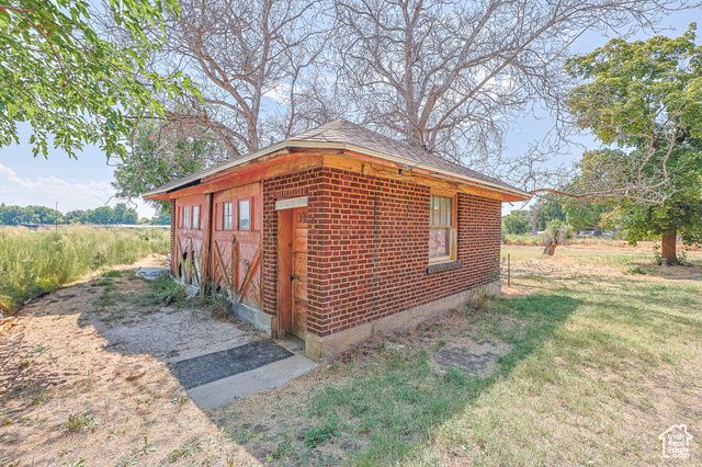 933 W GENTILE ST, Layton, UT 84041