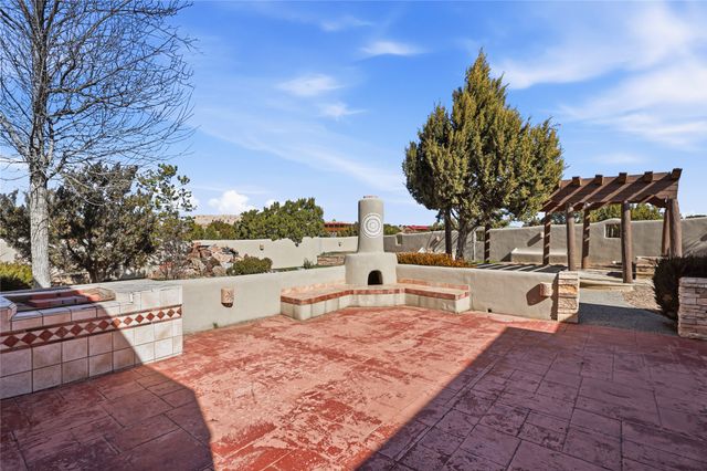 51 Rito Guicu, Santa Fe, NM 87507