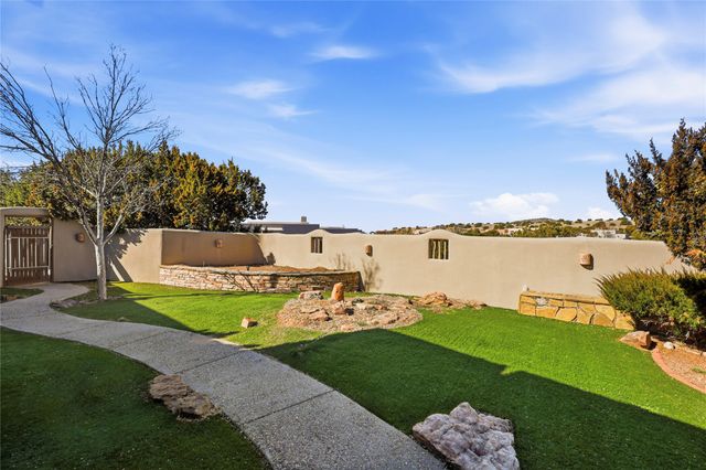 51 Rito Guicu, Santa Fe, NM 87507