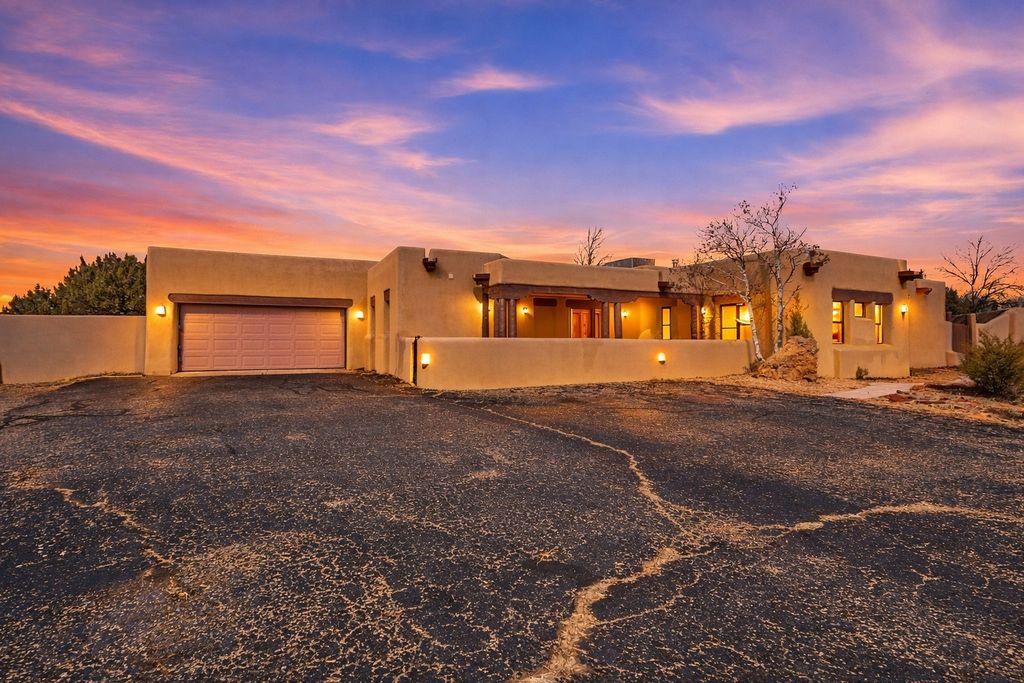 51 Rito Guicu, Santa Fe, NM 87507