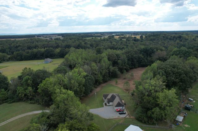 121 Wells Lee Rd, Elora, TN 37328