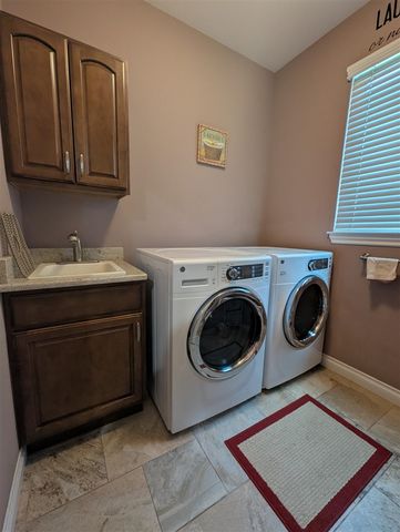 45654 Lookout Drive, Macomb, MI 48044