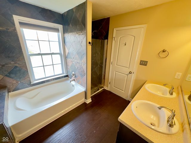 9094 Demarest Drive, Fishers, IN 46038