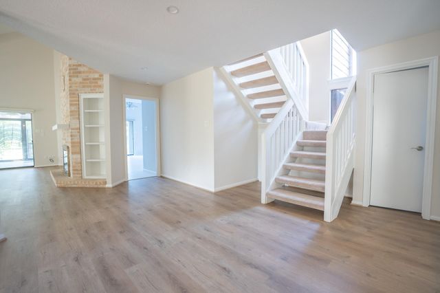 1030 Oyster Bay Drive, Sugar Land, TX 77478