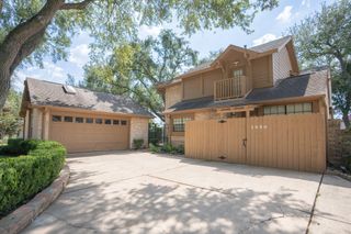 1030 Oyster Bay Drive, Sugar Land, TX 77478