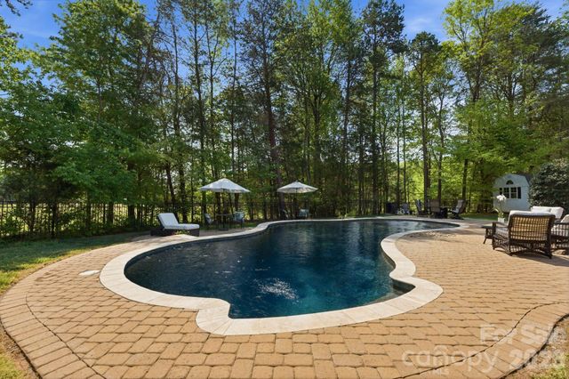 149 Vista Bluff Lane, Mooresville, NC 28117