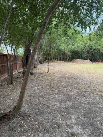 710 Spring Miller Court C, Arlington, TX 76002