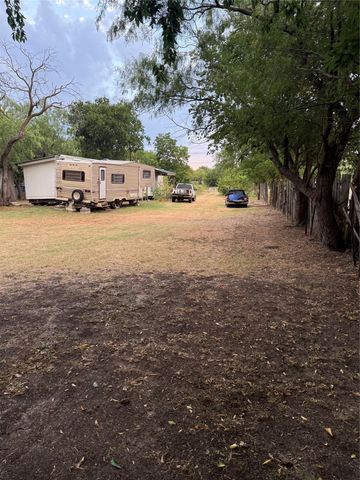 710 Spring Miller Court C, Arlington, TX 76002
