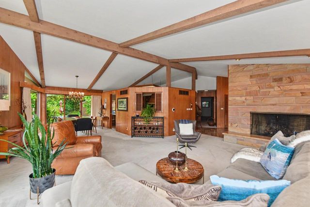 410 Oak Hill ROAD, Walworth, WI 53184