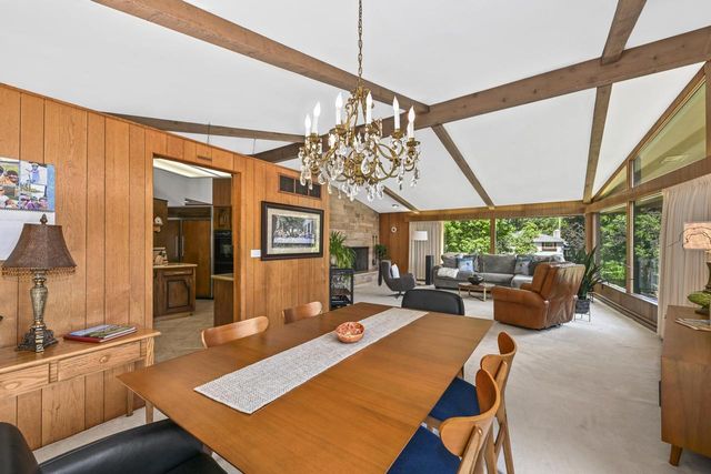 410 Oak Hill ROAD, Walworth, WI 53184