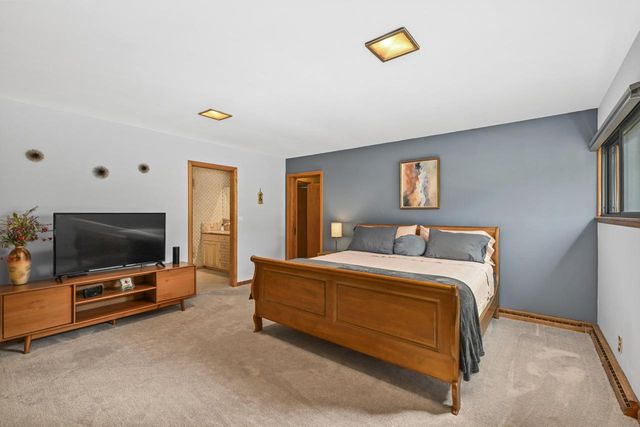410 Oak Hill ROAD, Walworth, WI 53184