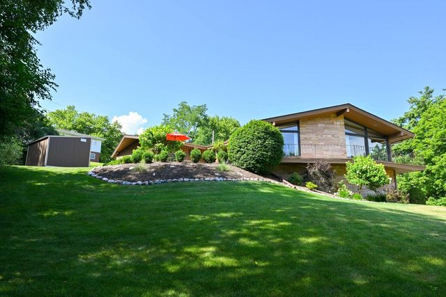 410 Oak Hill ROAD, Walworth, WI 53184