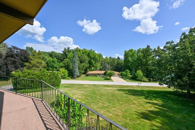 410 Oak Hill ROAD, Walworth, WI 53184