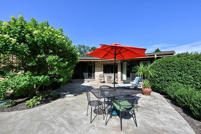410 Oak Hill ROAD, Walworth, WI 53184