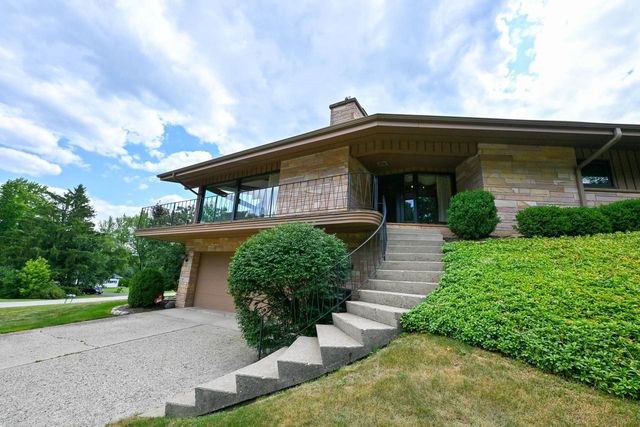 410 Oak Hill ROAD, Walworth, WI 53184
