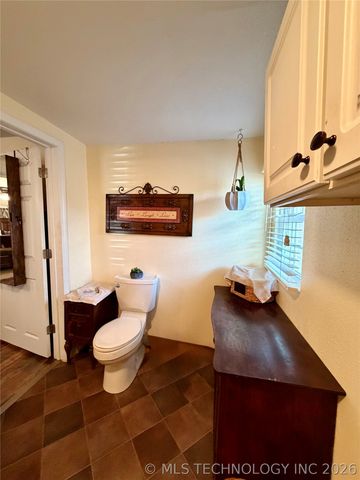 207 E Smith Street, Henryetta, OK 74437