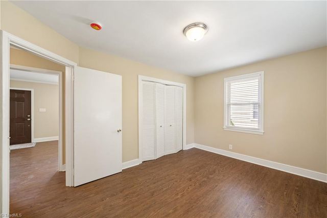 2425 Lyndhurst Avenue, Winston-salem, NC 27103