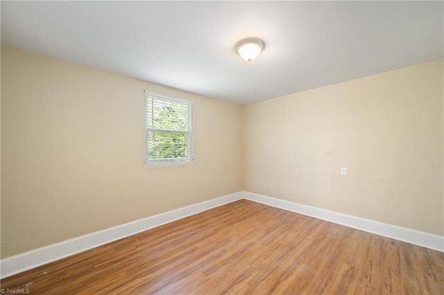 2425 Lyndhurst Avenue, Winston-salem, NC 27103