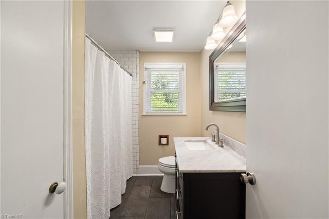 2425 Lyndhurst Avenue, Winston-salem, NC 27103