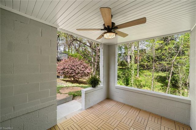 2425 Lyndhurst Avenue, Winston-salem, NC 27103