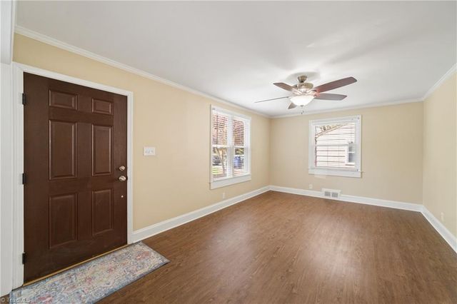 2425 Lyndhurst Avenue, Winston-salem, NC 27103